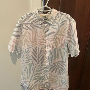 Vissla Shortr Sleeve Button Up Size XL